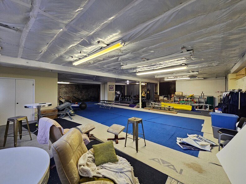 More Photos Of 815 N 1st Ave, Great Falls Auto Dealership For Lease