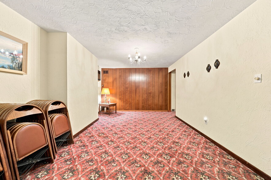 More Photos Of 1519 Renton Rd, Pittsburgh Funeral Home For Sale