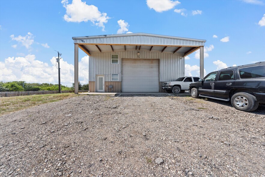 More Photos Of 330 Elco Ln, China Spring Warehouse For Sale