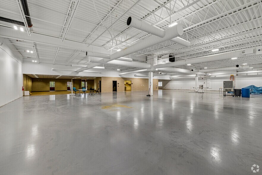 More Photos Of 343 E 82nd St, Chaska Warehouse For Sale