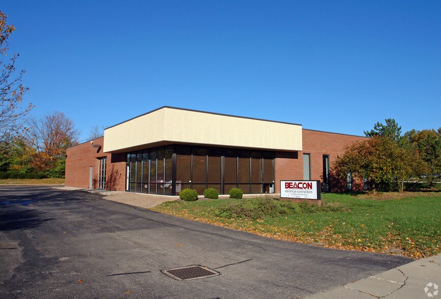 More Photos Of 6635 Centerville Business Pky, Centerville Warehouse For Lease