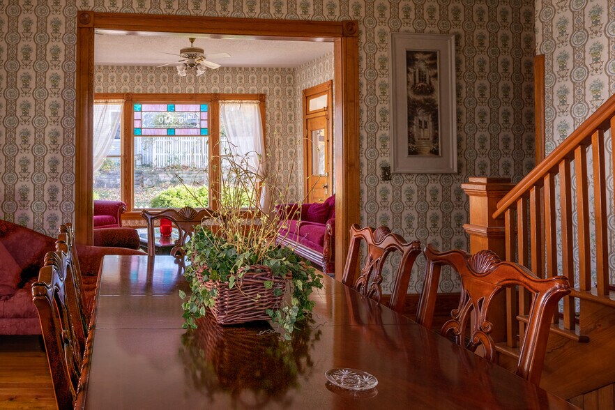 More Photos Of 5 Ojo St, Eureka Springs Hospitality For Sale