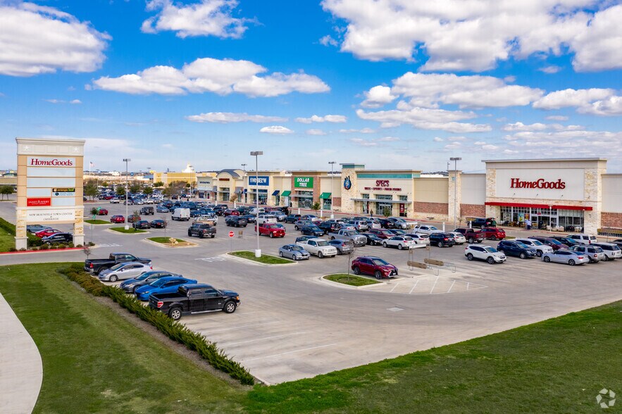 More Photos Of 161 Creekside Way, New Braunfels Unknown For Lease