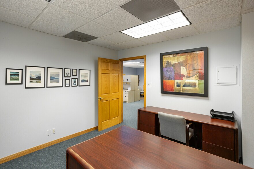 More Photos Of 4550 Kearny Villa Rd, San Diego Office For Sale