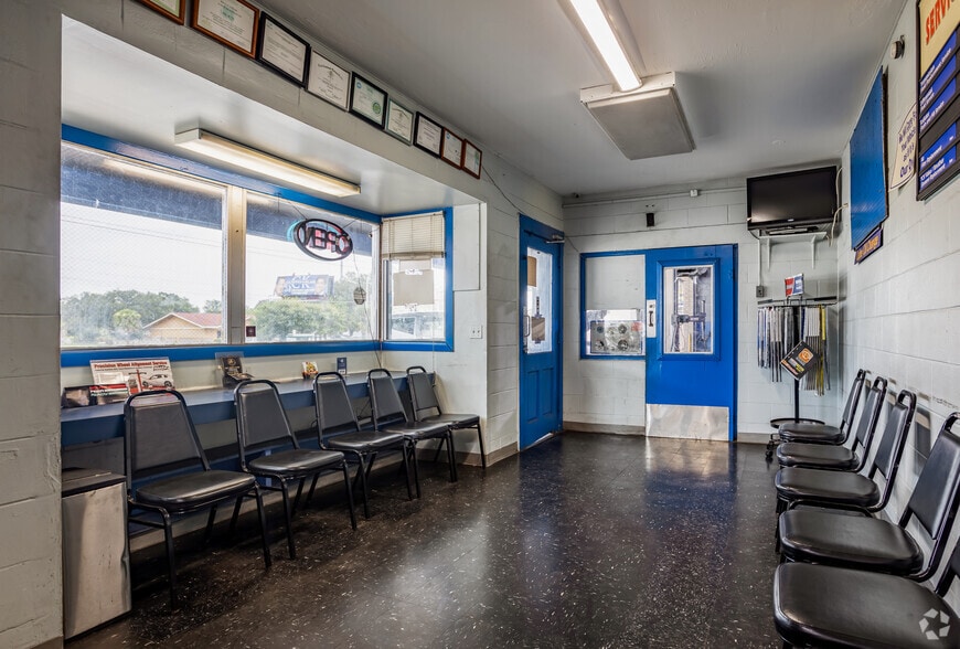 More Photos Of 2201 E Busch Blvd, Tampa Auto Repair For Sale