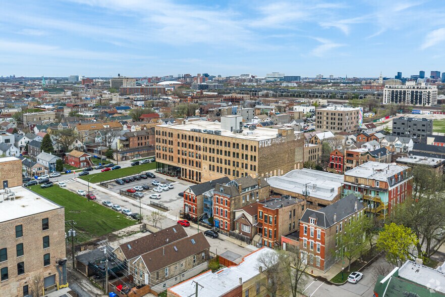 More Photos Of 924 W 19th Pl, Chicago Loft Creative Space For Lease