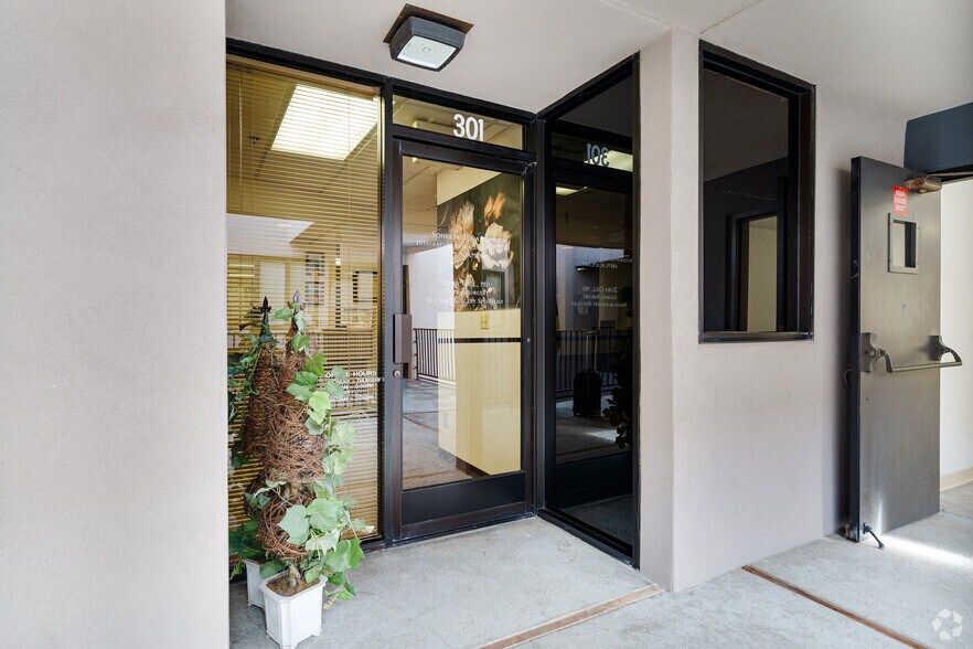 More Photos Of 3550 Q St, Bakersfield Medical For Sale