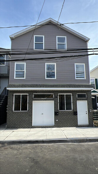 Primary Photo Of 52 Holland St, Newark Storefront Retail Residential For Sale