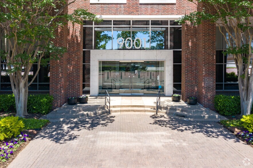 More Photos Of 9001-9003 Airport Fwy, North Richland Hills Office For Lease