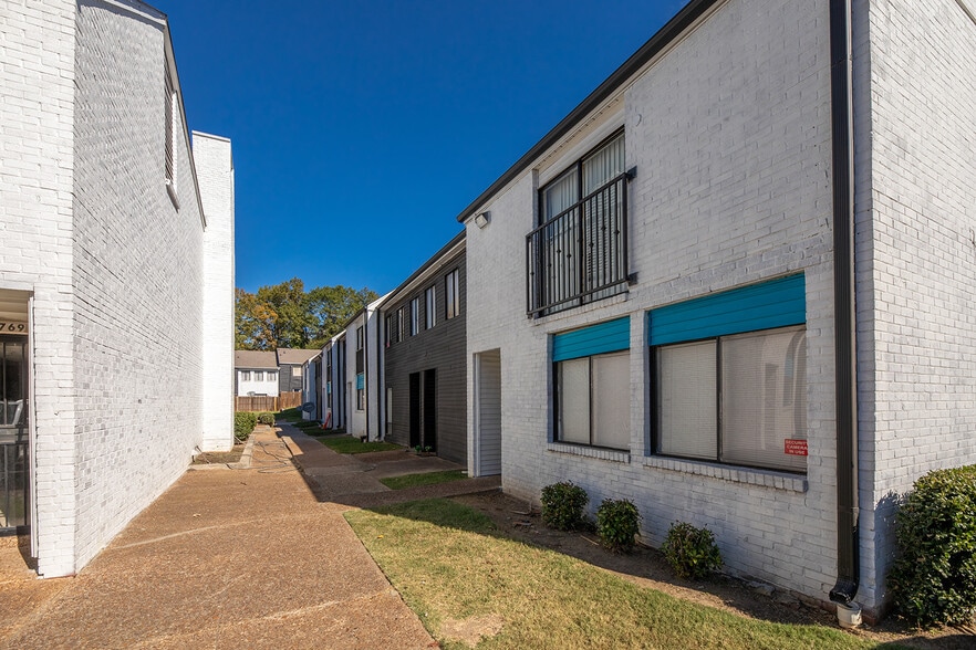 More Photos Of 2780 Raleigh-Lagrange Rd, Memphis Apartments For Sale