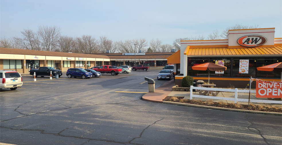 Primary Photo Of 111 S Lincolnway, North Aurora Unknown For Lease