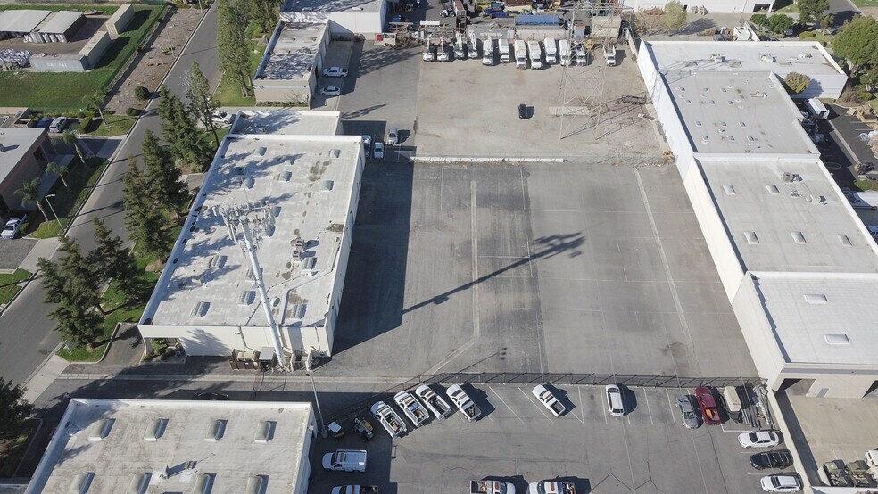 More Photos Of 15085 La Palma Dr, Chino Warehouse For Lease