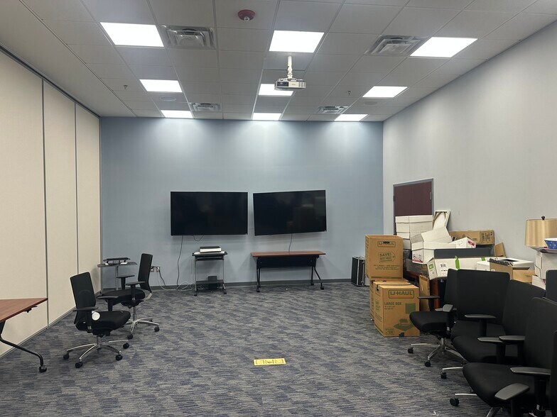 More Photos Of 7053 Rivers Ave, Charleston Office For Sale