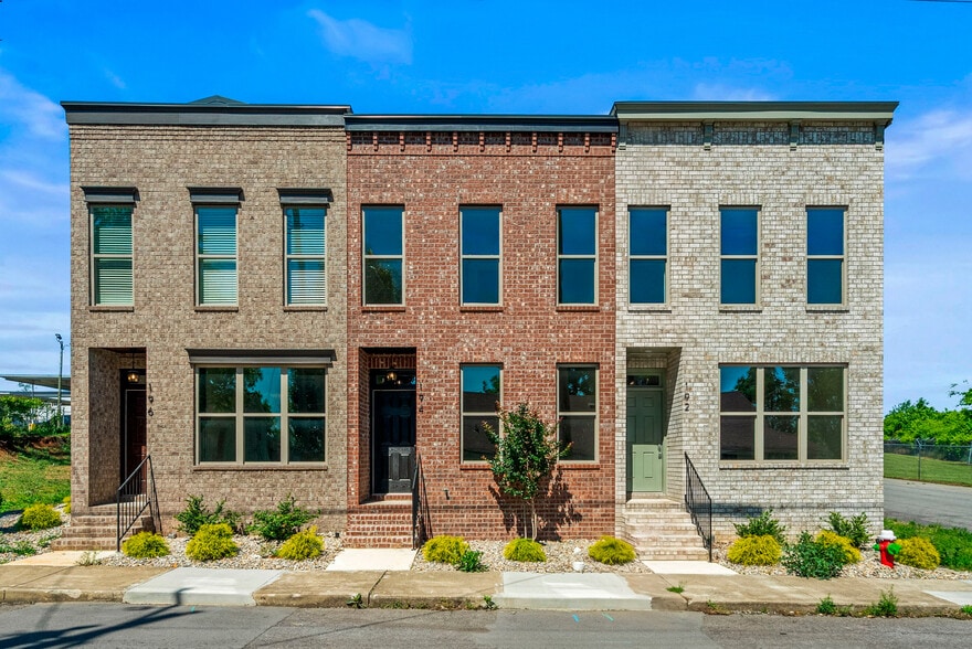 More Photos Of 1001 Cheatham St, Springfield Multifamily For Sale