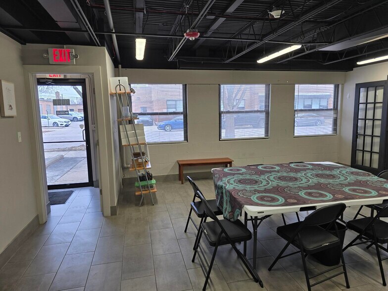 More Photos Of 8030 N Lawndale Ave, Skokie Warehouse For Sale