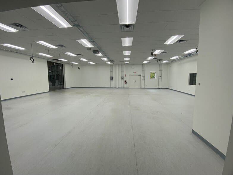 More Photos Of 5835 Shugart Ln, Traverse City Manufacturing For Lease