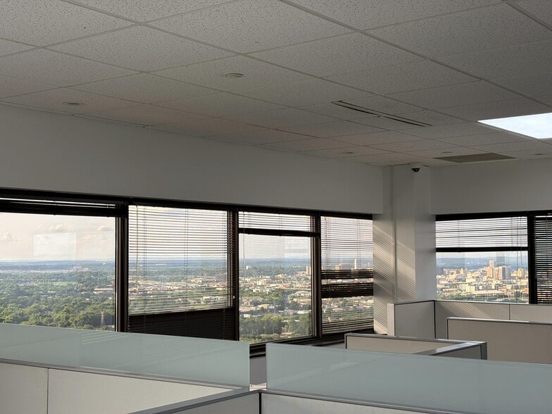 More Photos Of 600 Beacon Pkwy W, Birmingham Medical For Lease