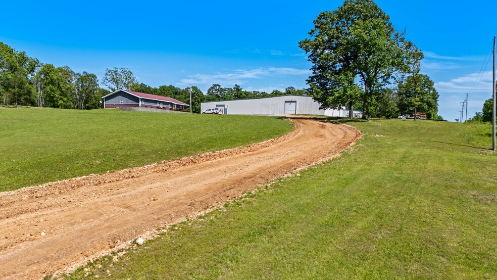 More Photos Of 23044 Honey Creek Rd, Sulphur Springs Distribution For Sale