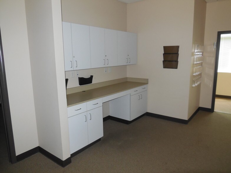 More Photos Of 3806 Peachtree Ave, Wilmington Medical For Lease