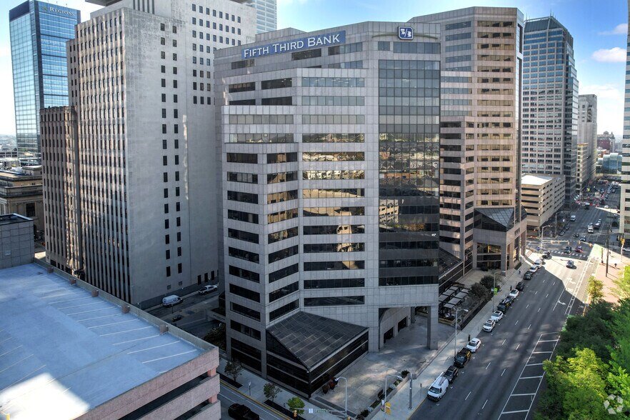 More Photos Of 251 N Illinois St, Indianapolis Office For Lease