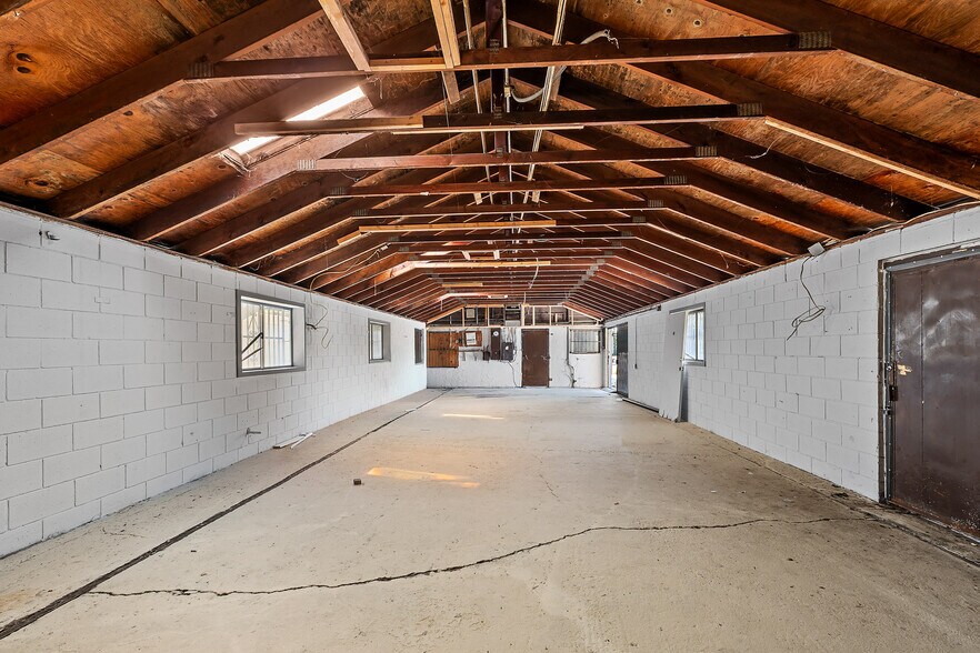 More Photos Of 19661 Valley Blvd, Walnut Freestanding For Sale