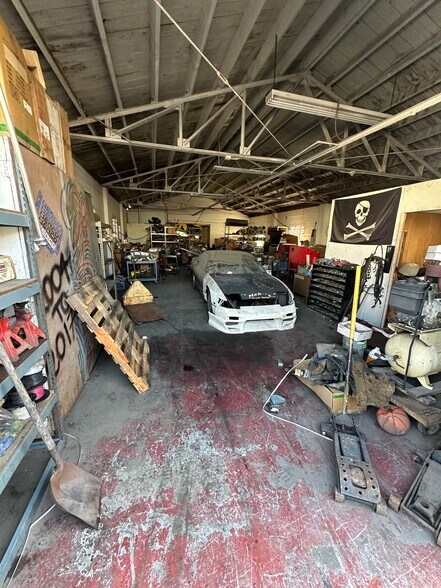 More Photos Of 712 E Alondra Blvd, Compton Warehouse For Lease