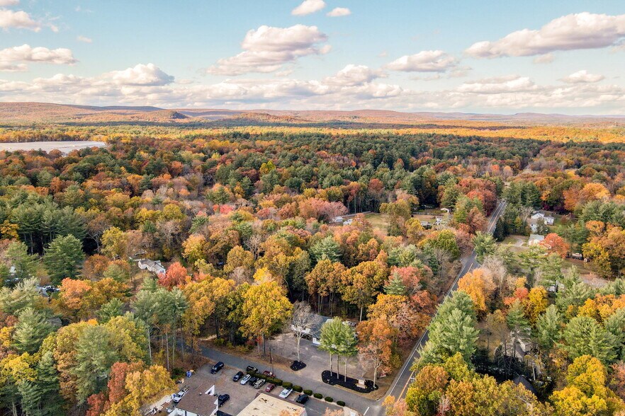 More Photos Of 2 Gordon St, Simsbury Office For Lease