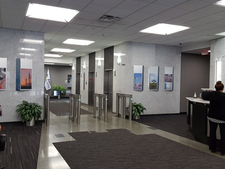 Primary Photo Of 200 1st St Se, Cedar Rapids Office For Lease