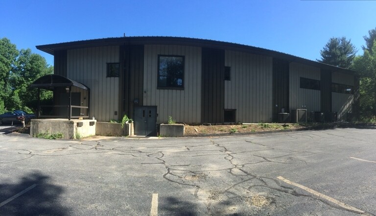 More Photos Of 200 Turnpike Rd, Southborough Research And Development For Lease