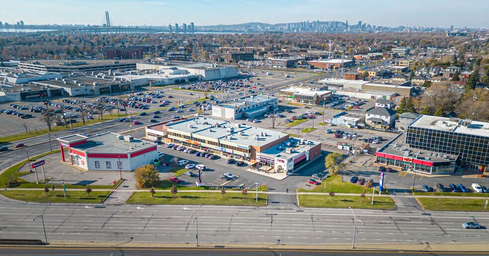 More Photos Of 6400 Boul Taschereau, Brossard Storefront Retail Office For Lease