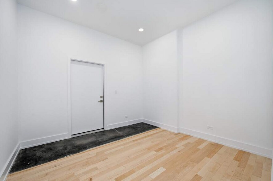 More Photos Of 1219 W Madison St, Chicago Storefront Retail Residential For Lease