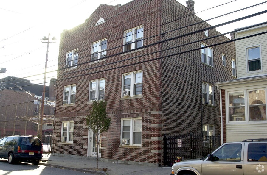 More Photos Of 630-632 N 6th St, Newark Apartments For Sale