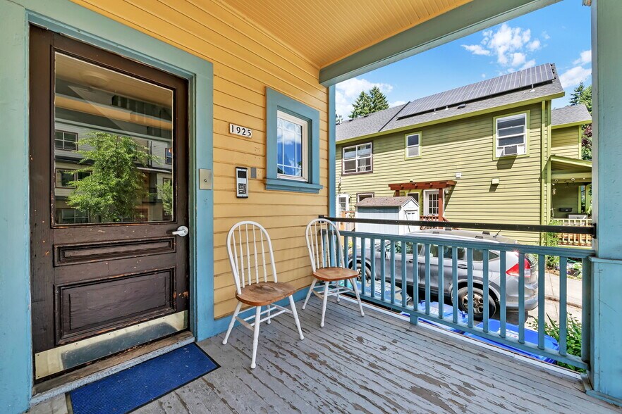 More Photos Of 1925 SE Alder St, Portland Apartments For Sale