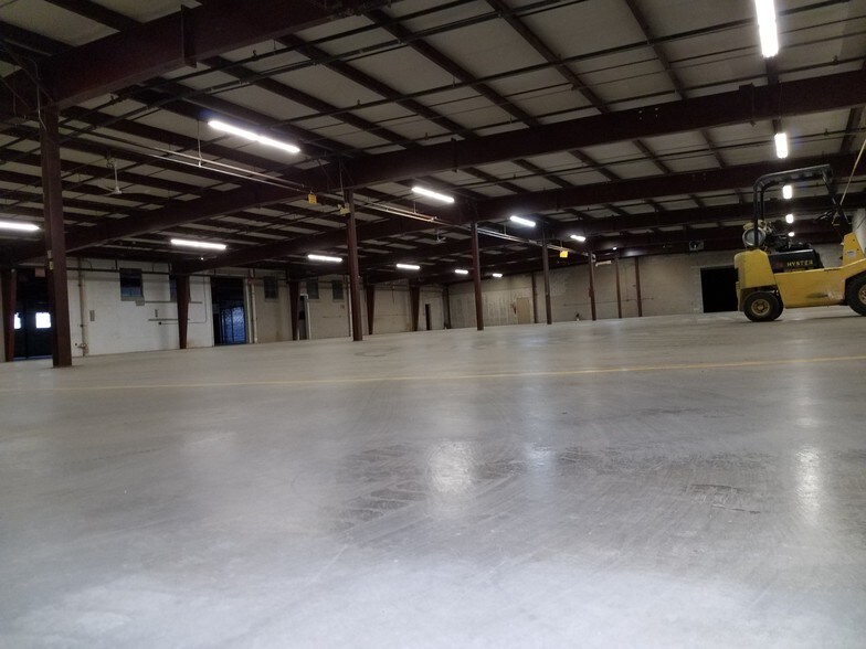More Photos Of 2130 Industrial Park Rd, Ferdinand Warehouse For Lease