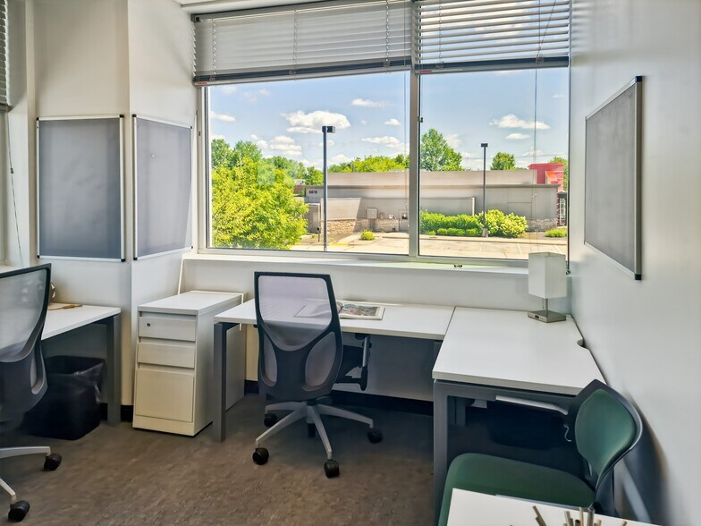 More Photos Of 9840-9860 Von Allmen Ct, Louisville Coworking Space