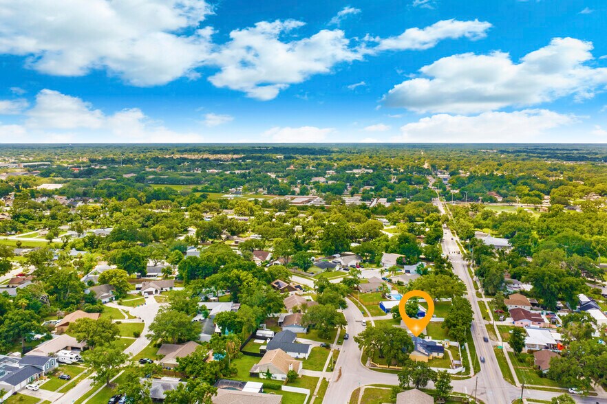 More Photos Of 613 Forest Hills Dr, Brandon Assisted Living For Lease