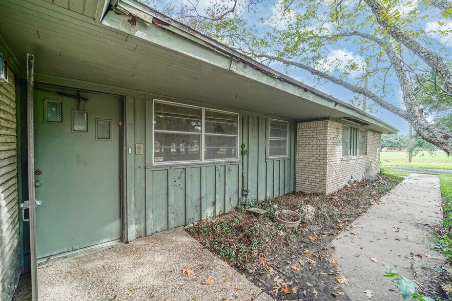 More Photos Of 503 N Friendswood Dr, Friendswood Land For Sale