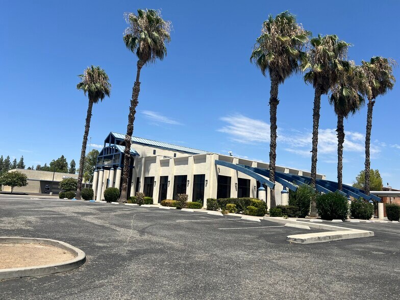 More Photos Of 4625 Ming Ave, Bakersfield Restaurant For Lease