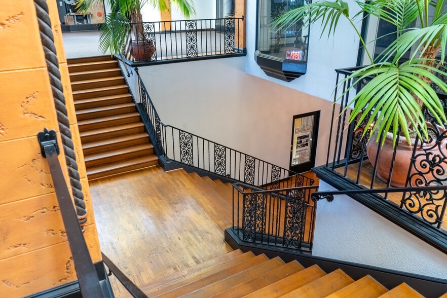 More Photos Of 201-215 N Broadway, Santa Ana Loft Creative Space For Lease