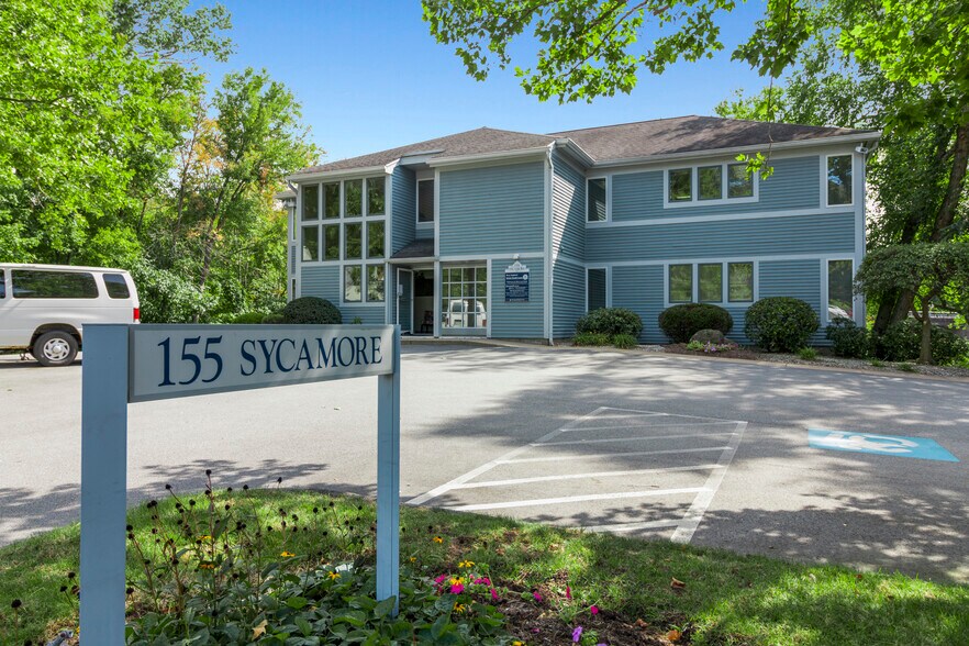 More Photos Of 155 Sycamore St, Glastonbury Office For Lease