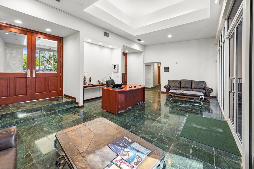 More Photos Of 1571 NW 13th Ct, Miami Medical For Lease