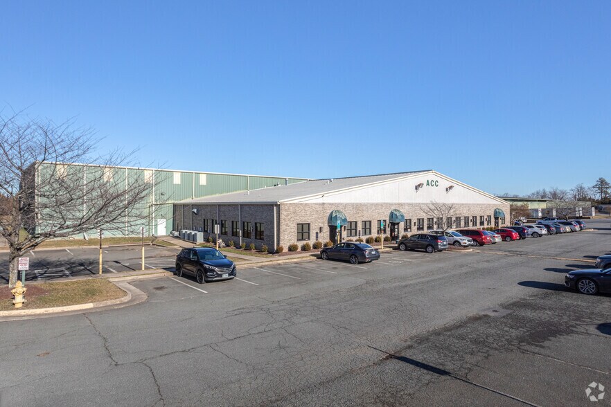 More Photos Of 7350-7380 Gallerher Rd, Gainesville Unknown For Lease