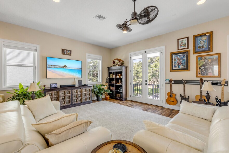 More Photos Of 136 Julia St, New Smyrna Beach Flex For Sale