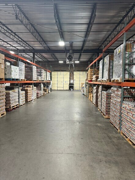 More Photos Of 1187-1199 Sunrise Hwy, Copiague Showroom For Lease