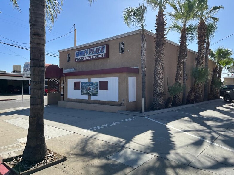 Primary Photo Of 1842 E Mckinley Ave, Fresno Bar For Sale