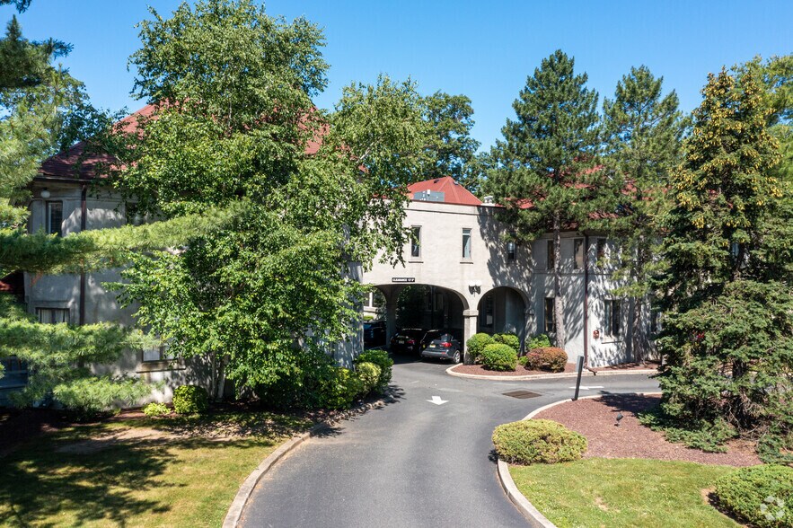 More Photos Of 130 Maple Ave, Red Bank Medical For Lease