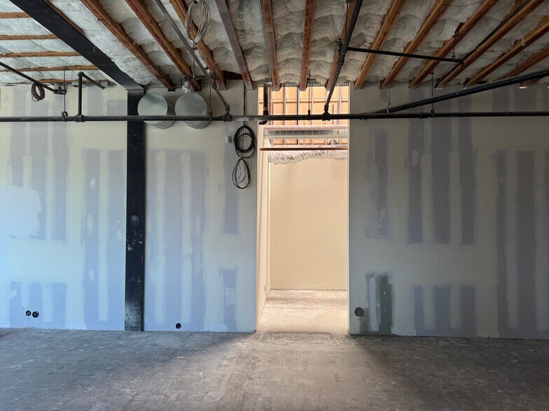 More Photos Of 2150 N Trabajo Dr, Oxnard Warehouse For Lease