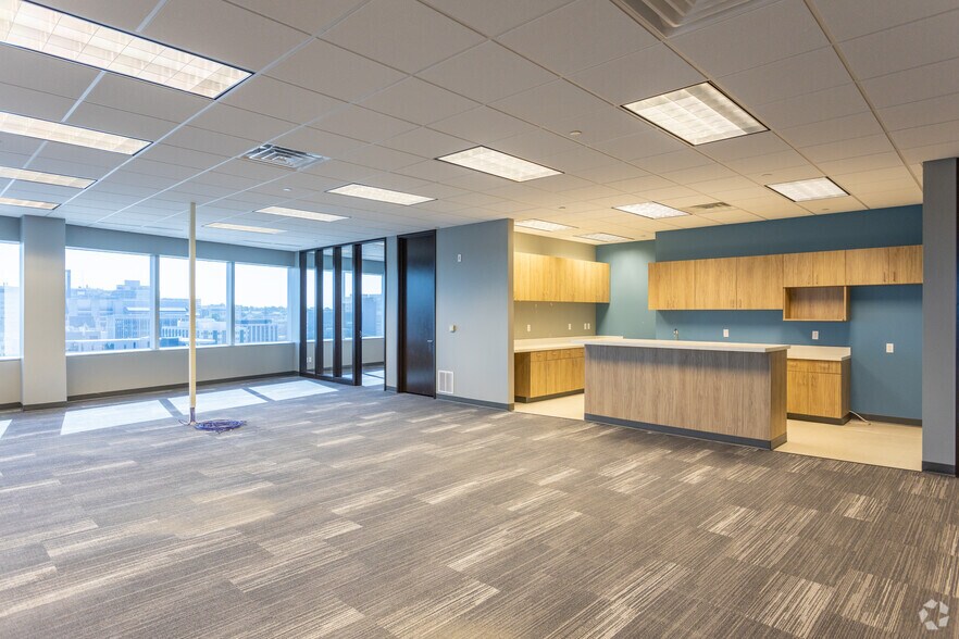 More Photos Of 333 Bridge St NW, Grand Rapids Office For Lease