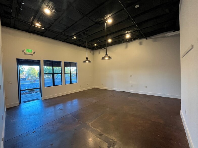 More Photos Of 11400 Donner Pass Rd, Truckee Storefront Retail Office For Lease