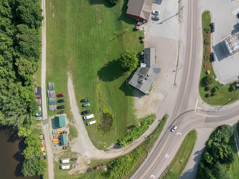 More Photos Of 4807 VT-15, Jeffersonville Specialty For Sale